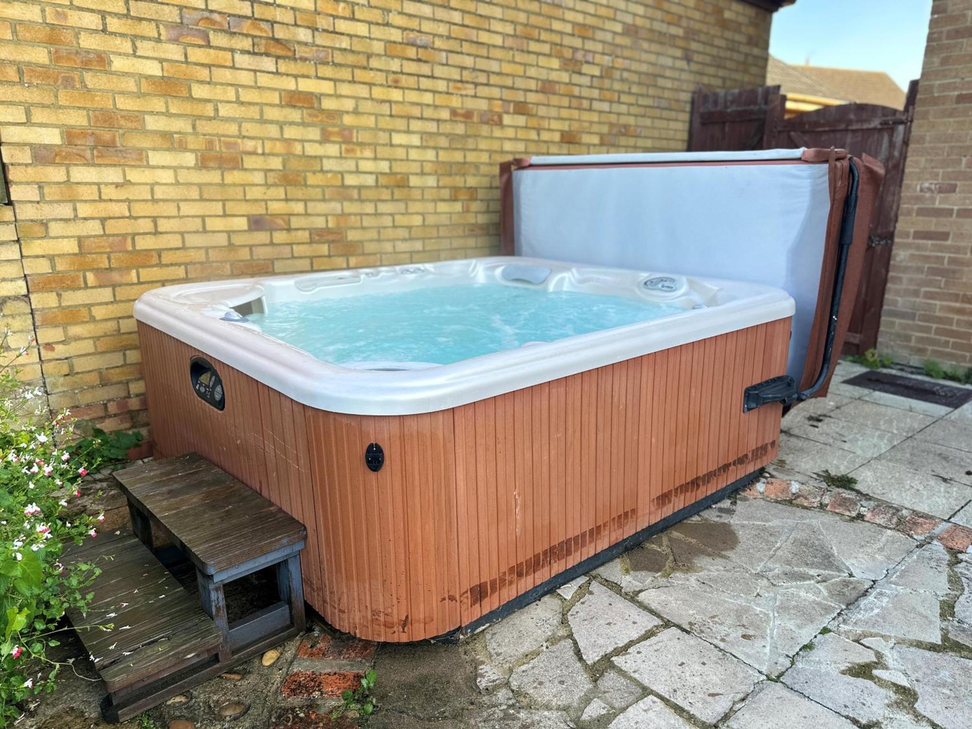 Kennedy Villa - 5 Bedroom House With Hot Tub, Wifi, Free Parkings, Close To Bicester Village Buitenkant foto