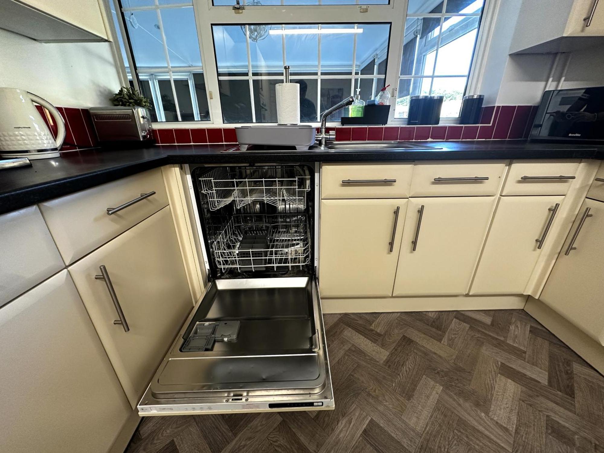 Kennedy Villa - 5 Bedroom House With Hot Tub, Wifi, Free Parkings, Close To Bicester Village Buitenkant foto