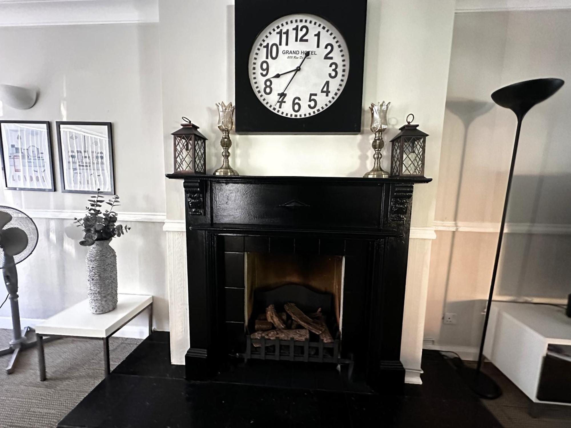 Kennedy Villa - 5 Bedroom House With Hot Tub, Wifi, Free Parkings, Close To Bicester Village Buitenkant foto