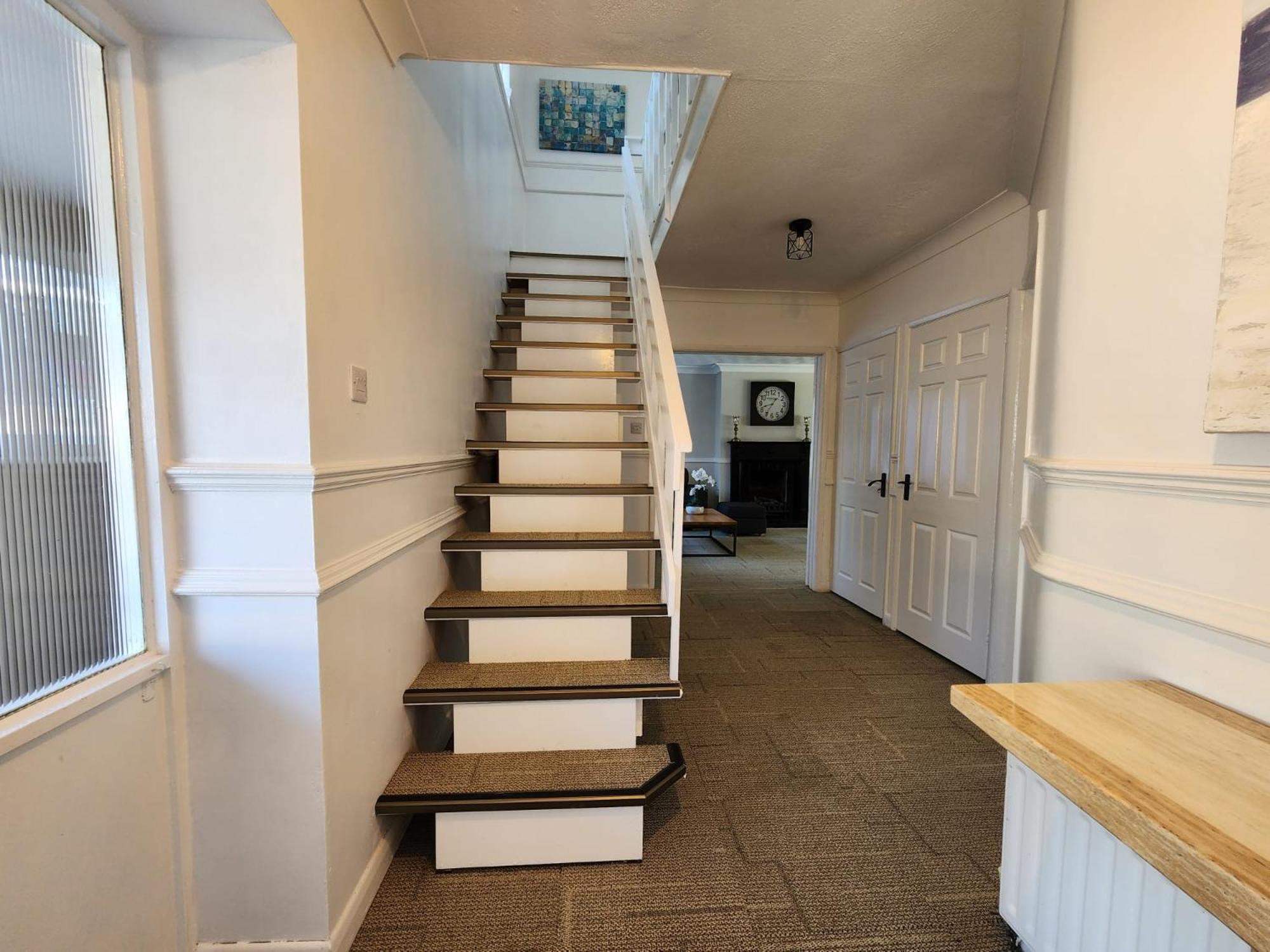 Kennedy Villa - 5 Bedroom House With Hot Tub, Wifi, Free Parkings, Close To Bicester Village Buitenkant foto