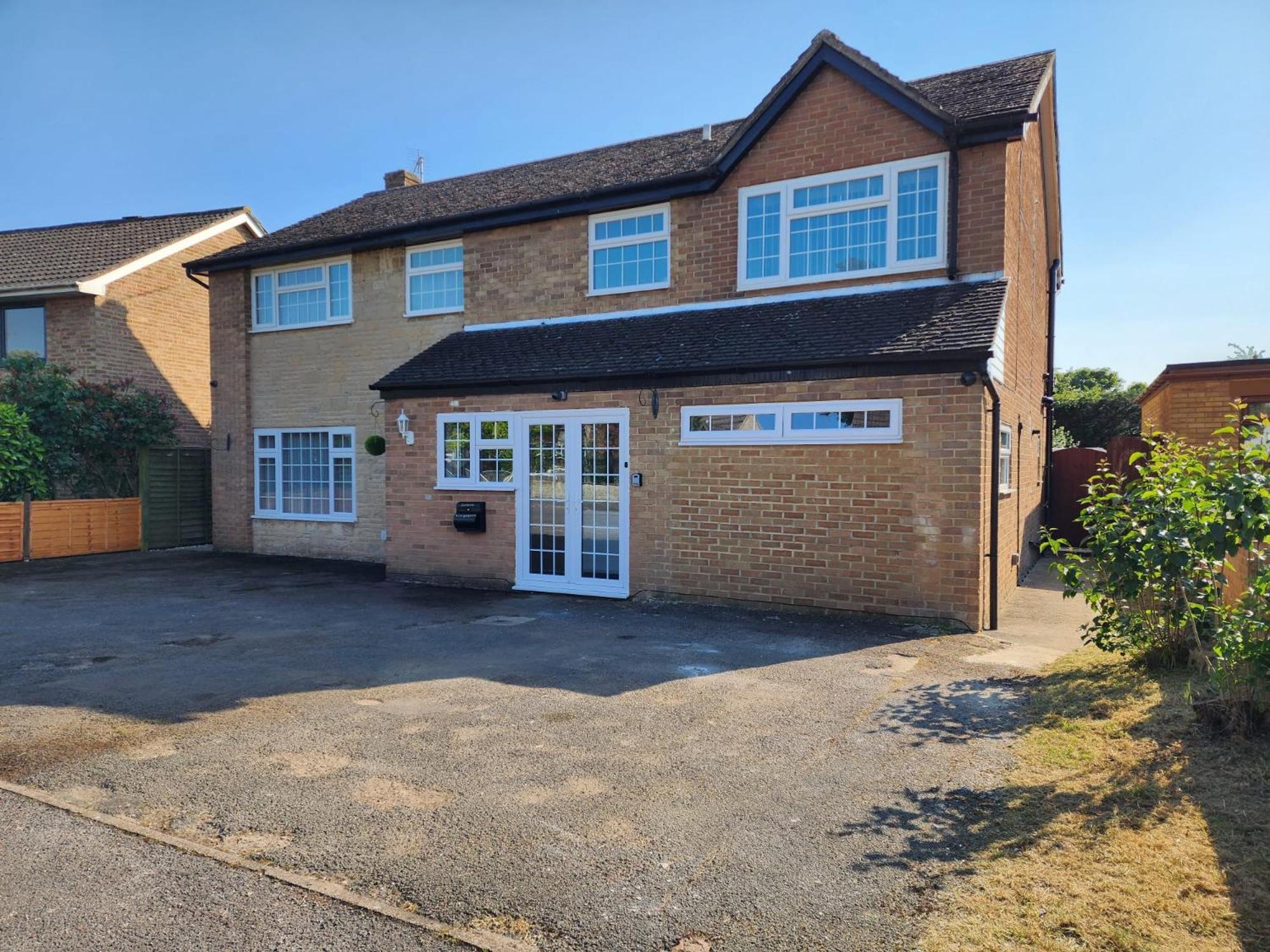 Kennedy Villa - 5 Bedroom House With Hot Tub, Wifi, Free Parkings, Close To Bicester Village Buitenkant foto